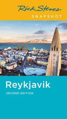 Reykjavík by Cameron Hewitt