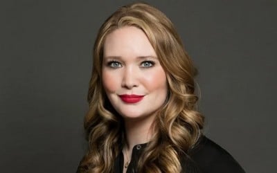 sarah-j-maas-author-page 