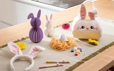 Legami: Easter Carousel Slide 